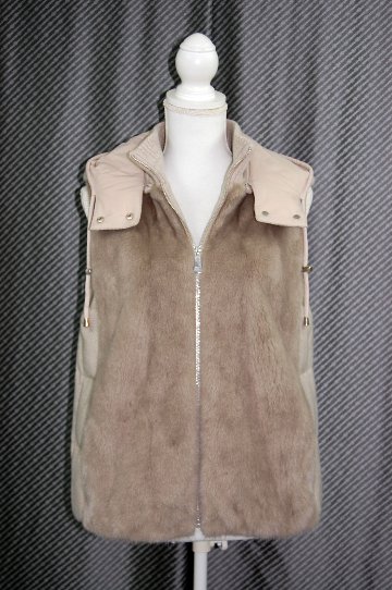 ミンク＆カシミヤツイード　中綿入りフーディーベストの画像