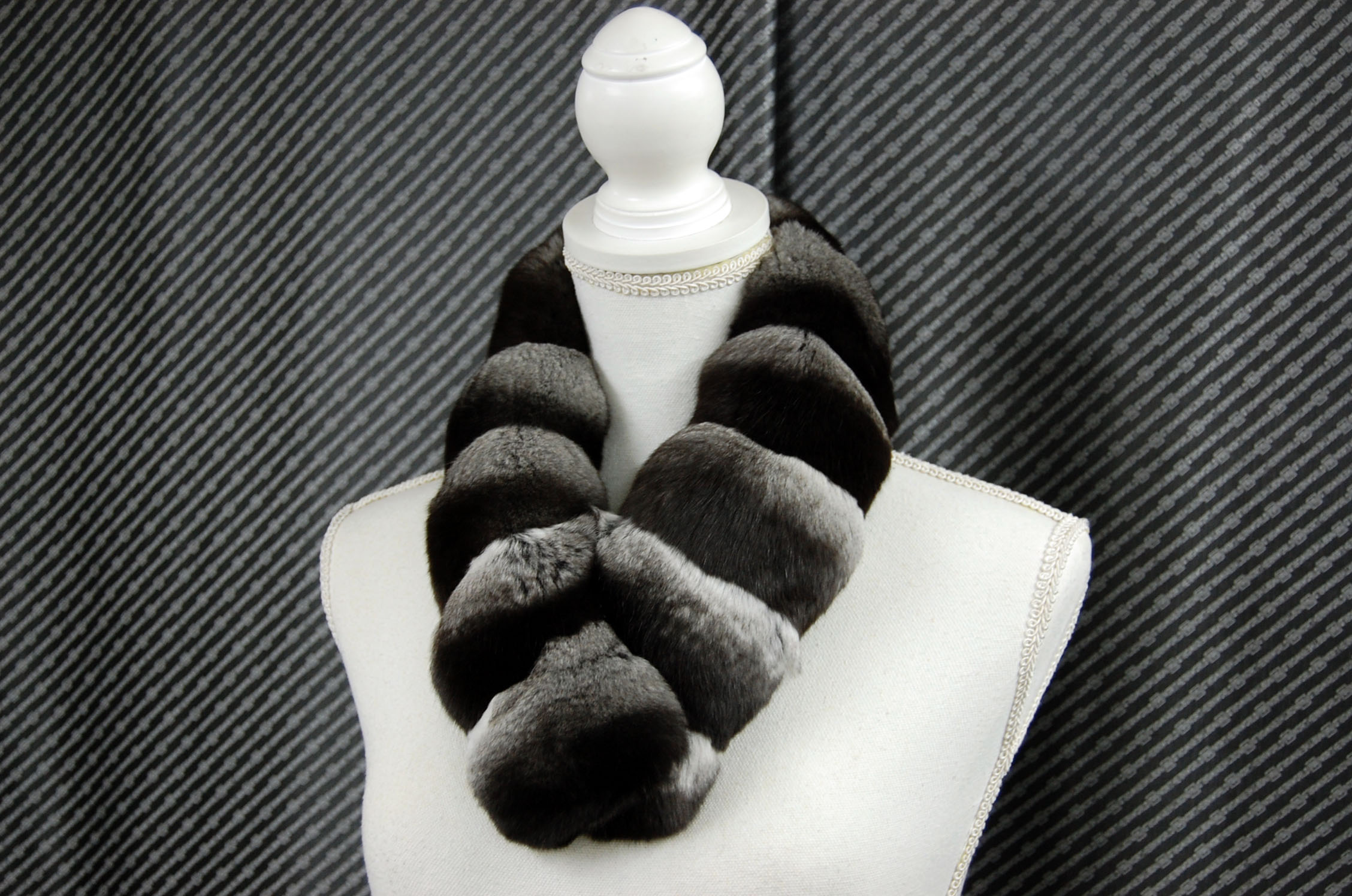 ブラックベルベットチンチラ　ダブルフェイスマフラーの画像