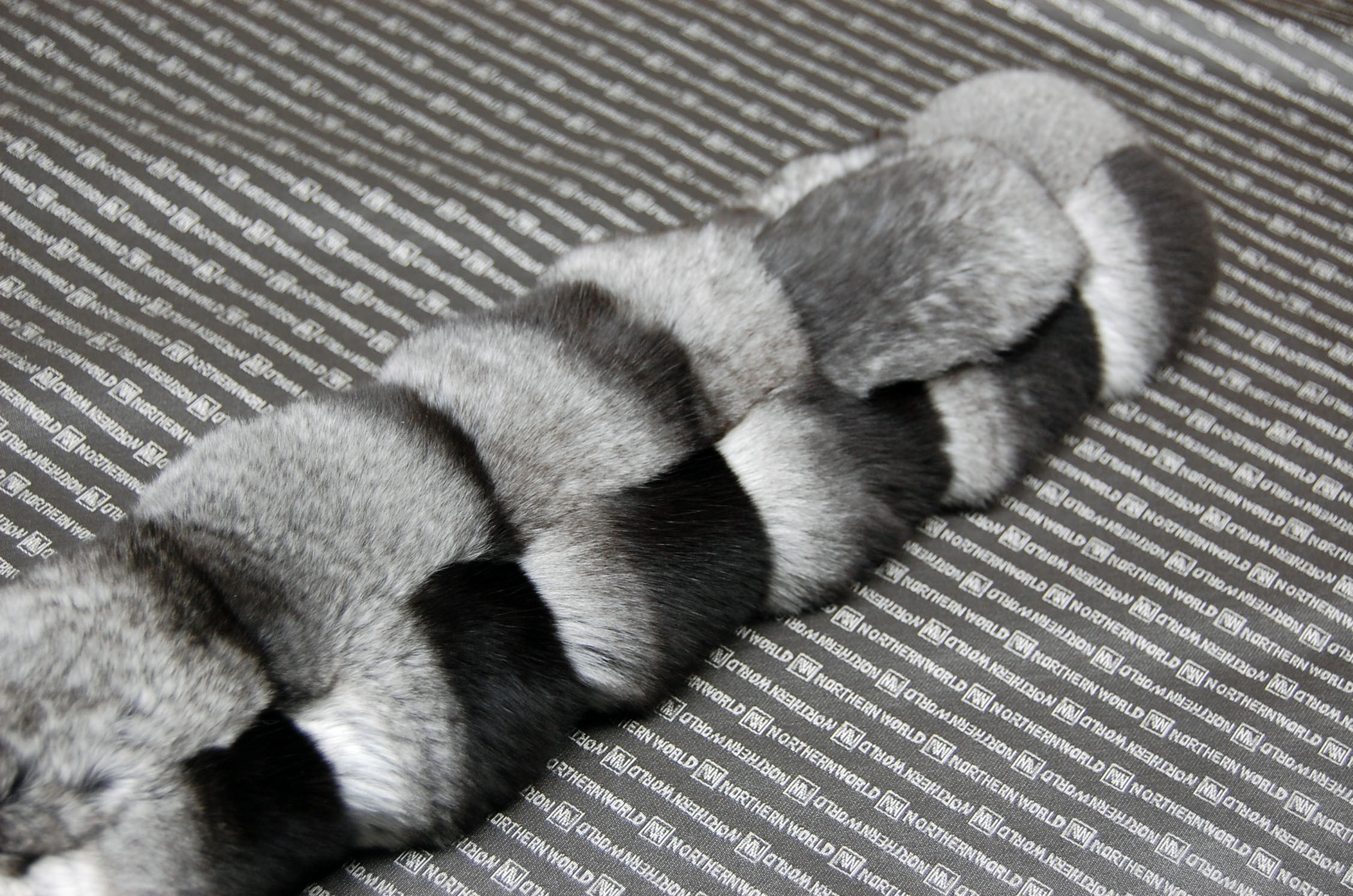 ブラックベルベットチンチラ　ダブルフェイスマフラーの画像