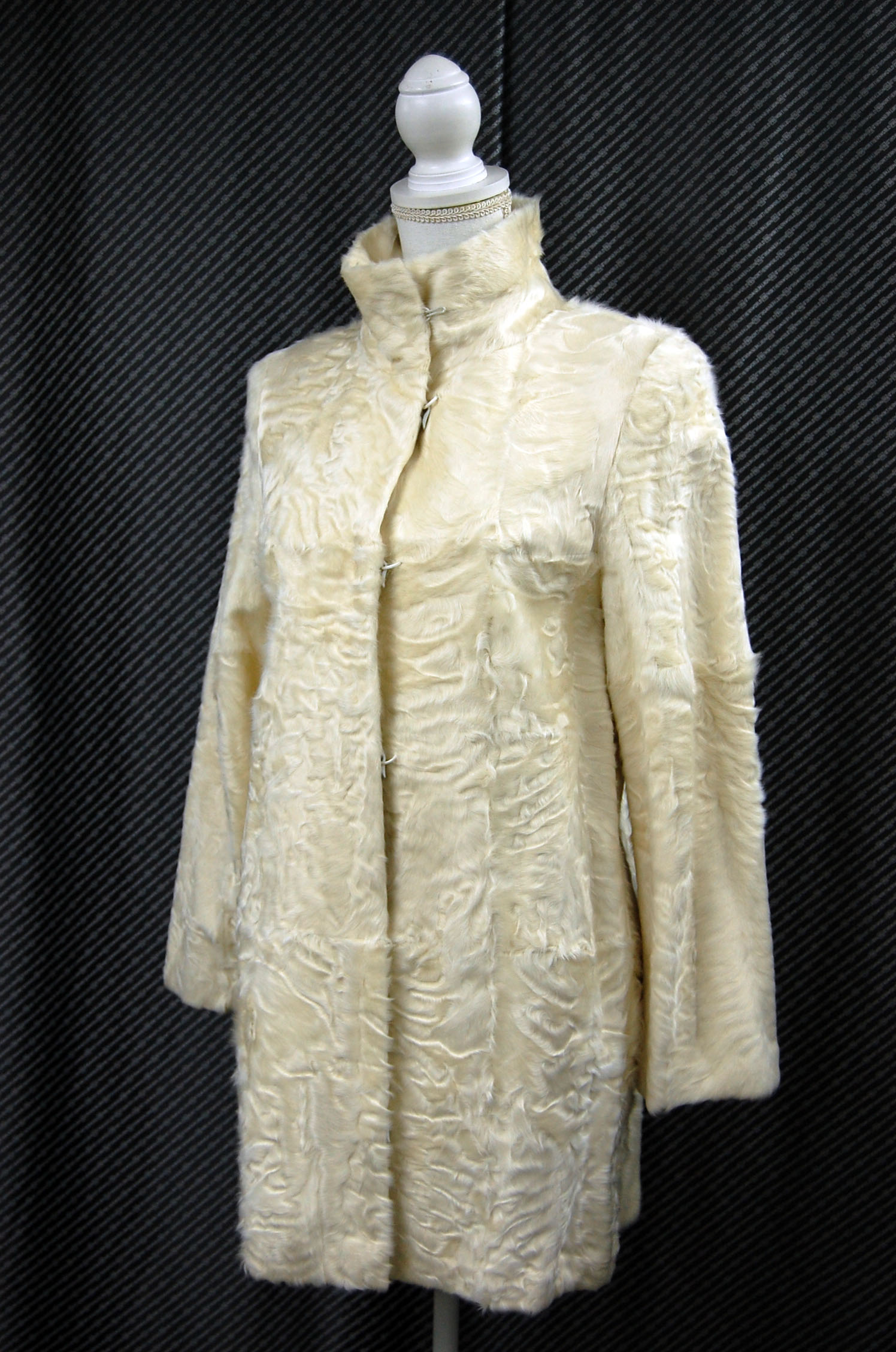 天津ラム　コートの画像