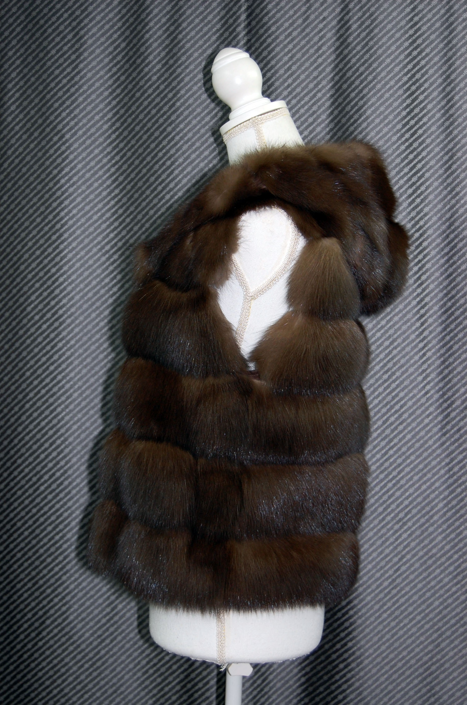 ロシアンセーブル　ダブルフェイスフーディーベストの画像