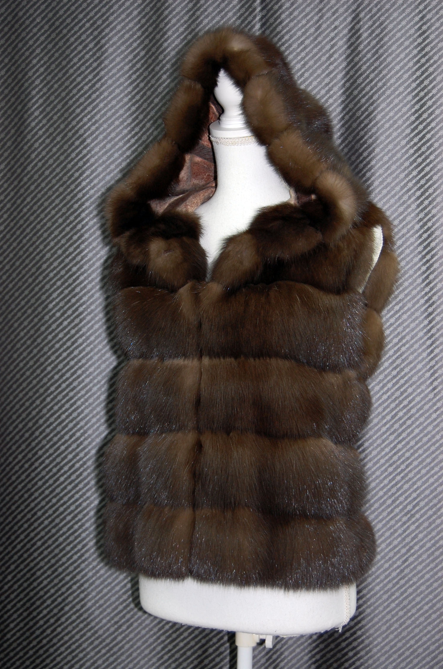 ロシアンセーブル　ダブルフェイスフーディーベストの画像