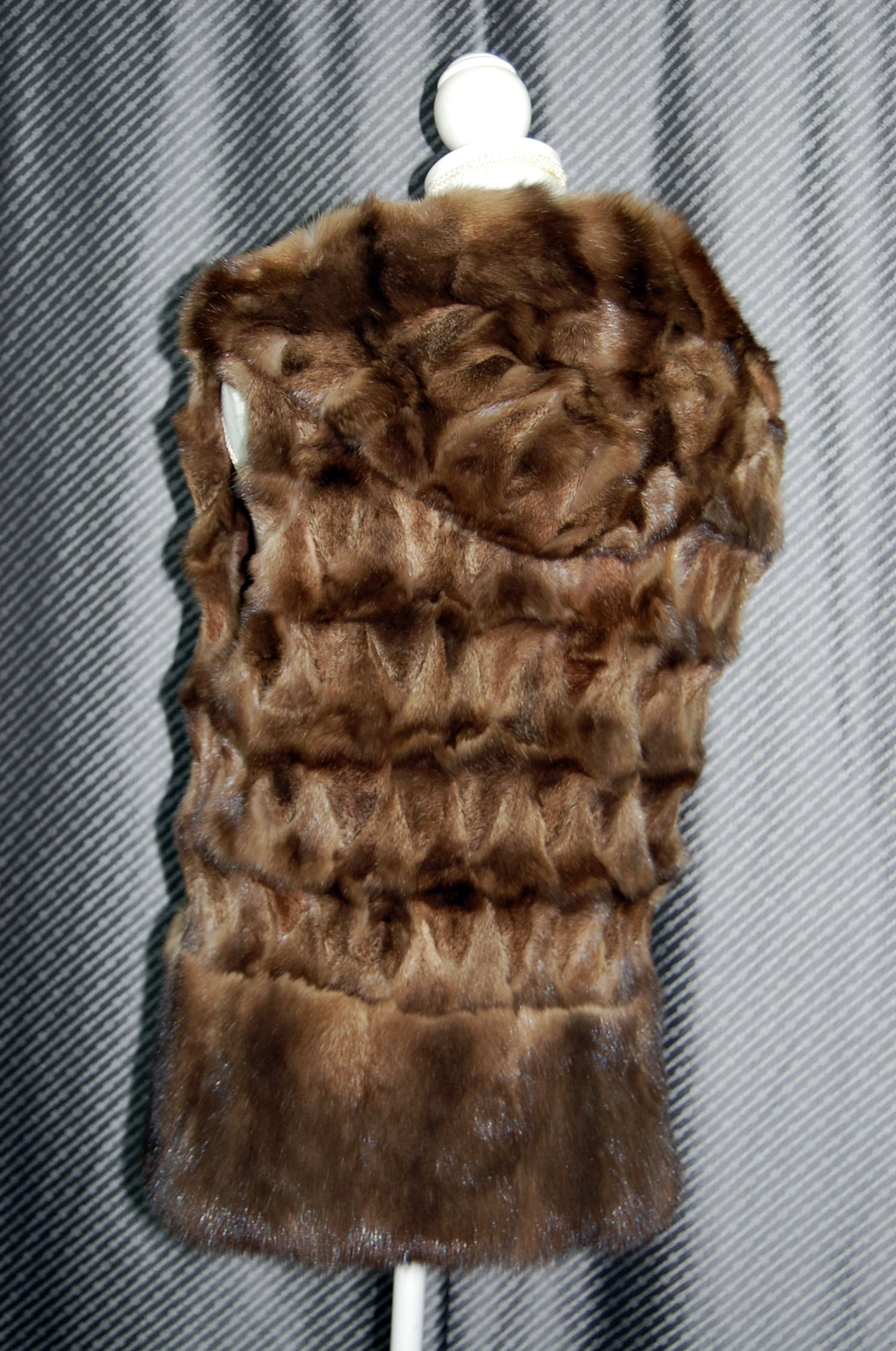 ロシアンセーブル　フーディーベストの画像