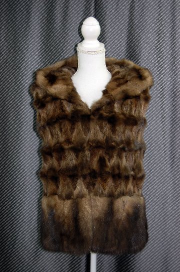 ロシアンセーブル　フーディーベストの画像