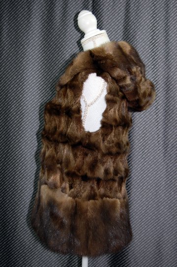 ロシアンセーブル　フーディーベストの画像