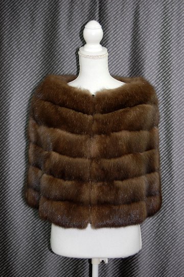 シルバリーセーブル　スリットケープの画像