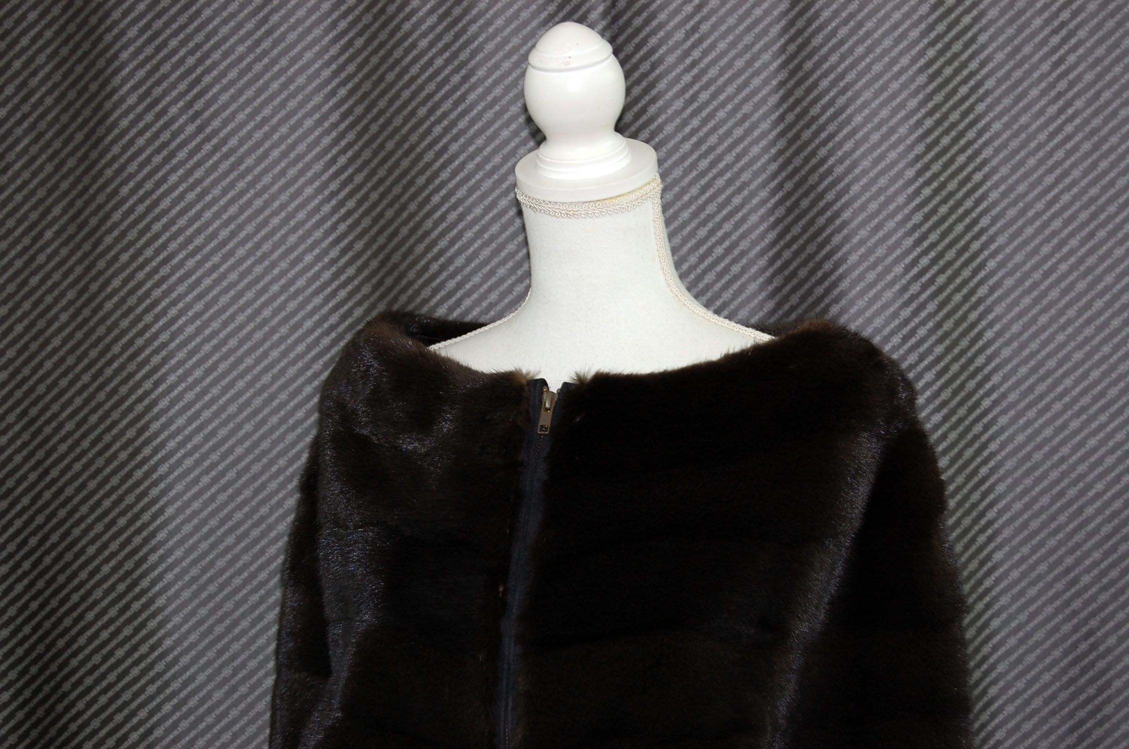 ブラックグラマミンク　スリットケープの画像