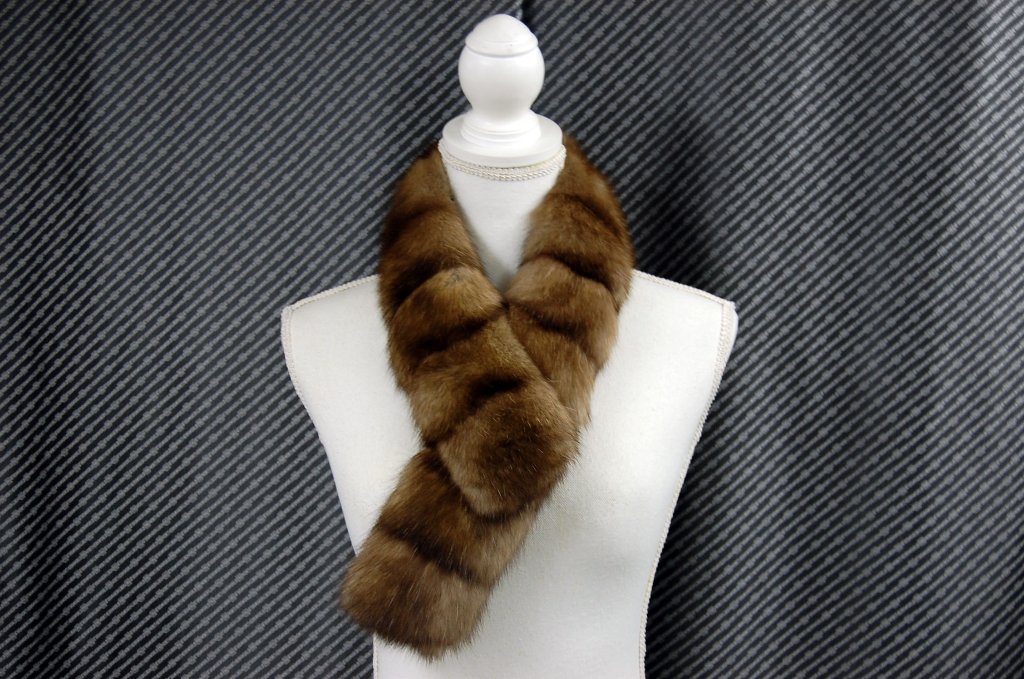 シルバリーセーブル　ダブルフェイスマフラーの画像