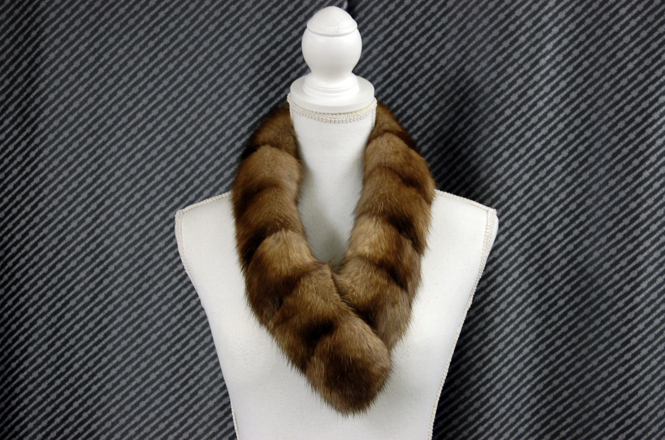 シルバリーセーブル　ダブルフェイスマフラーの画像