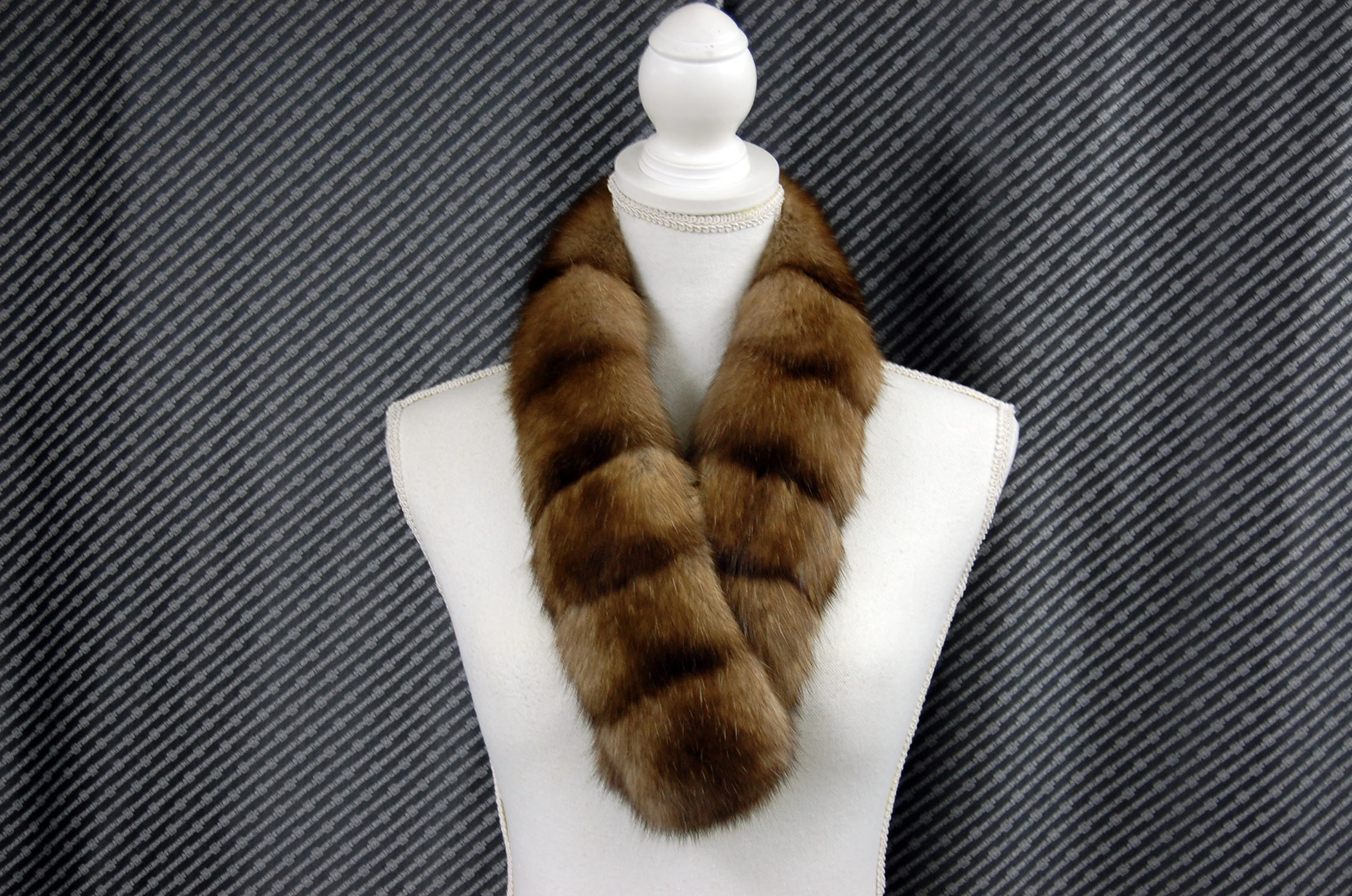 シルバリーセーブル　ダブルフェイスマフラーの画像