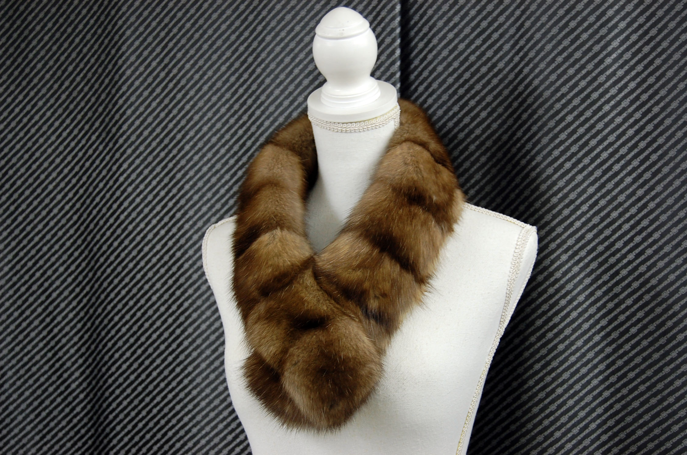 シルバリーセーブル　ダブルフェイスマフラーの画像