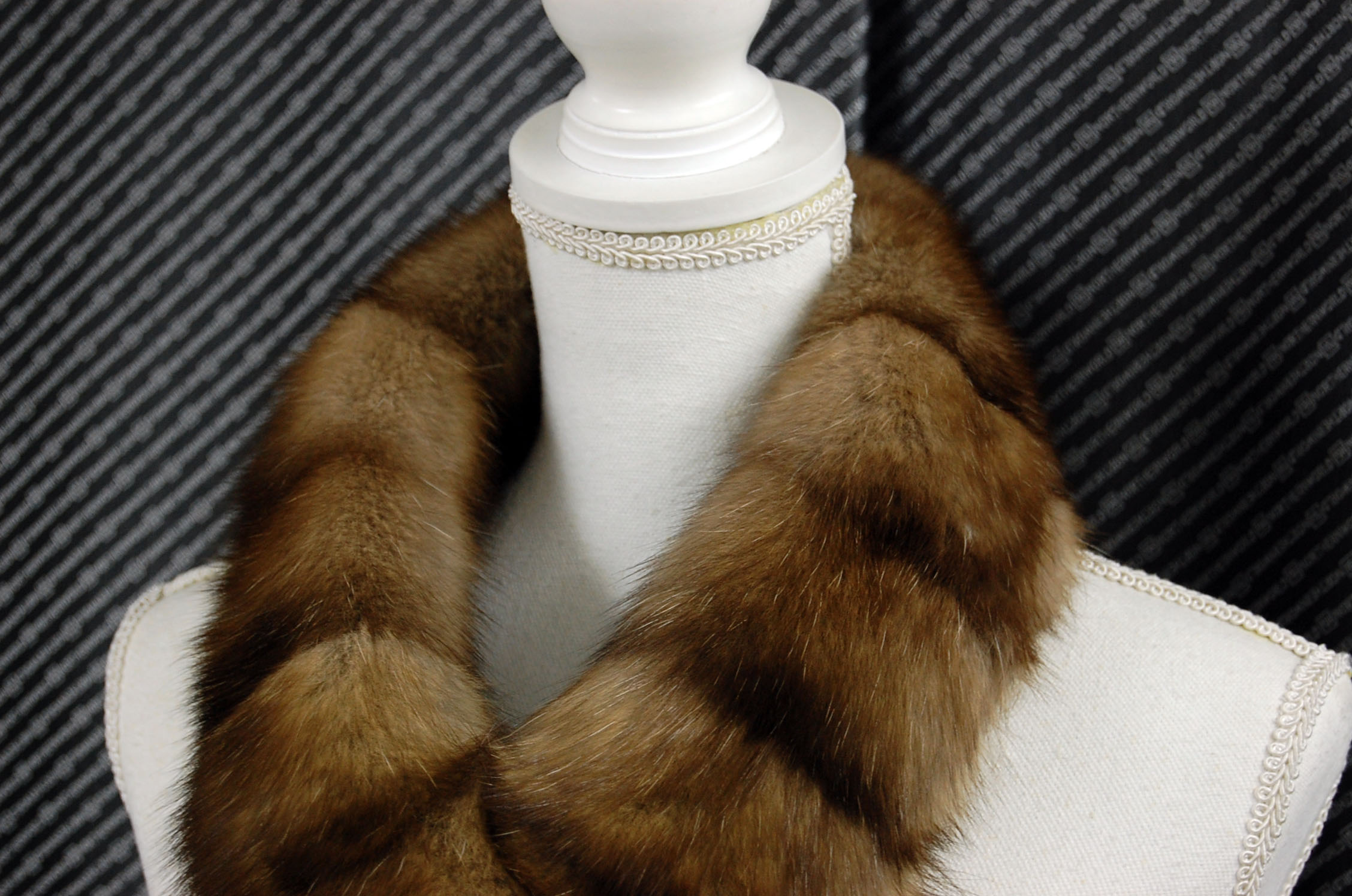 シルバリーセーブル　ダブルフェイスマフラーの画像