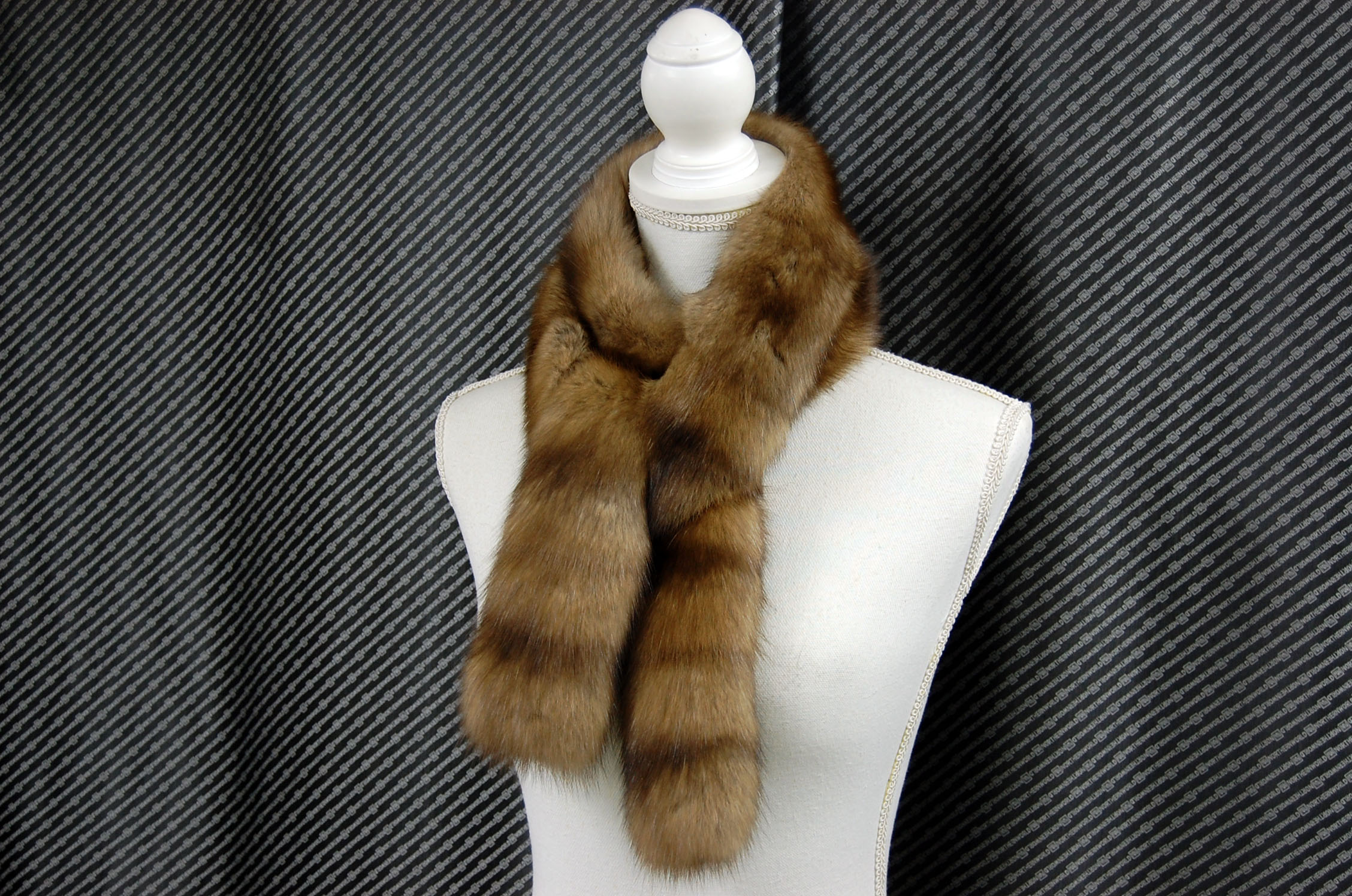 ロシアンセーブル　ダブルフェイスロングマフラーの画像