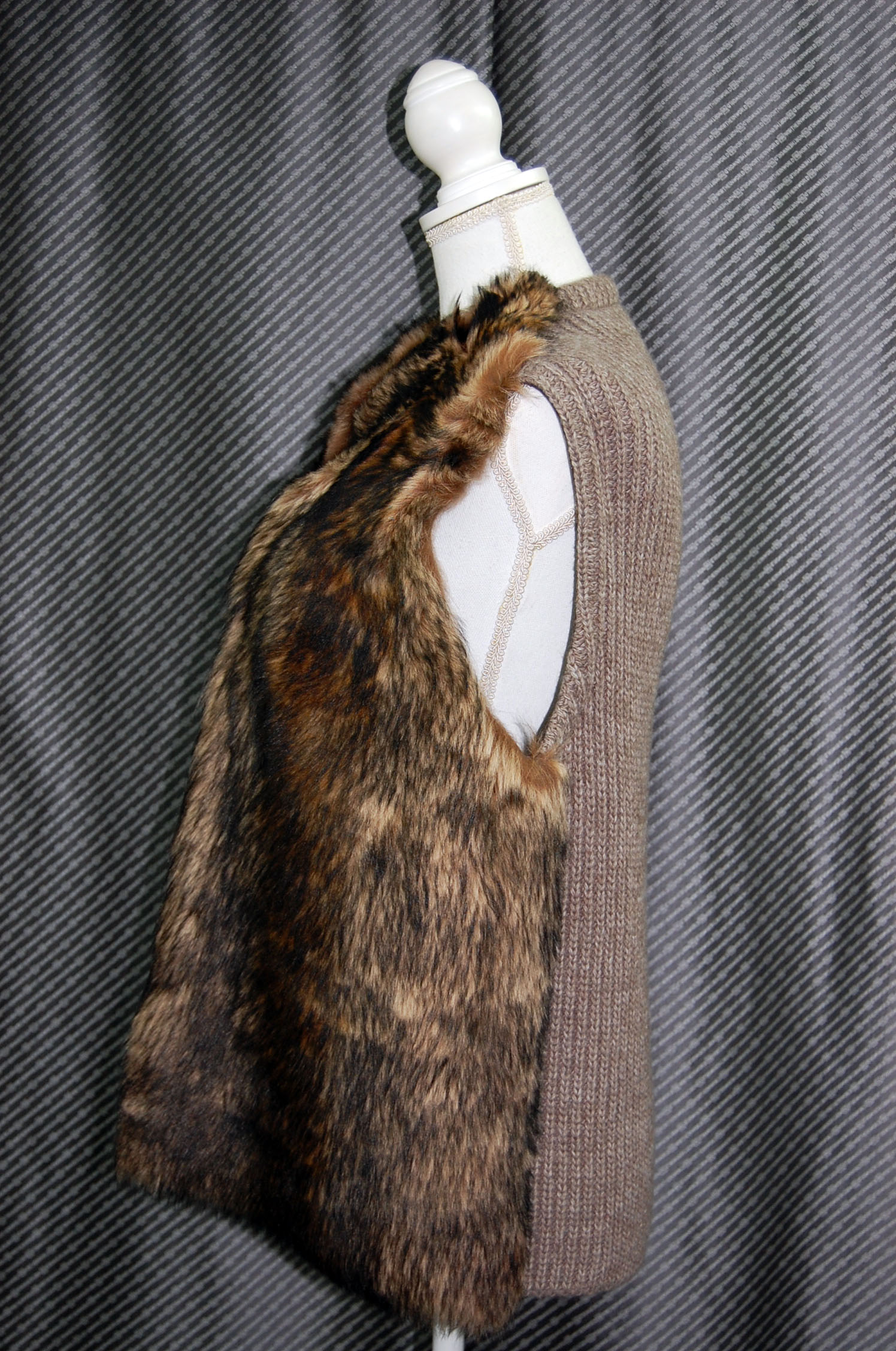 ムートン＆ニット　ベストの画像