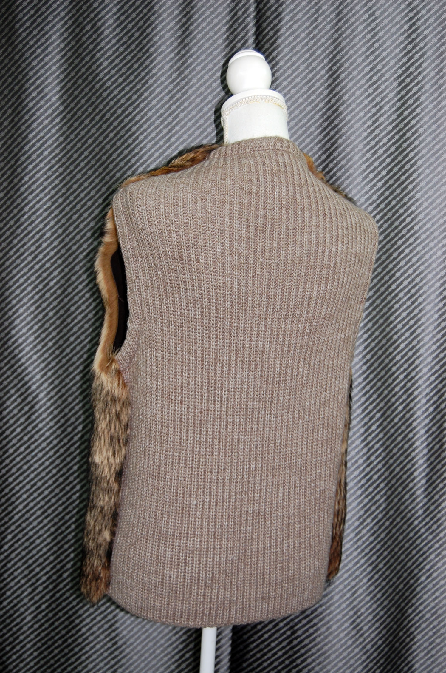 ムートン＆ニット　ベストの画像