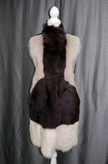 トスカーナラム　リバーシブルロングベストの画像