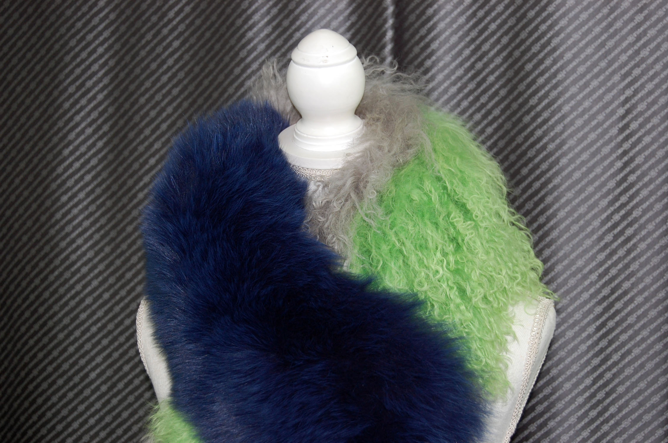 フォックス＆チベットラム　ロングマフラーの画像