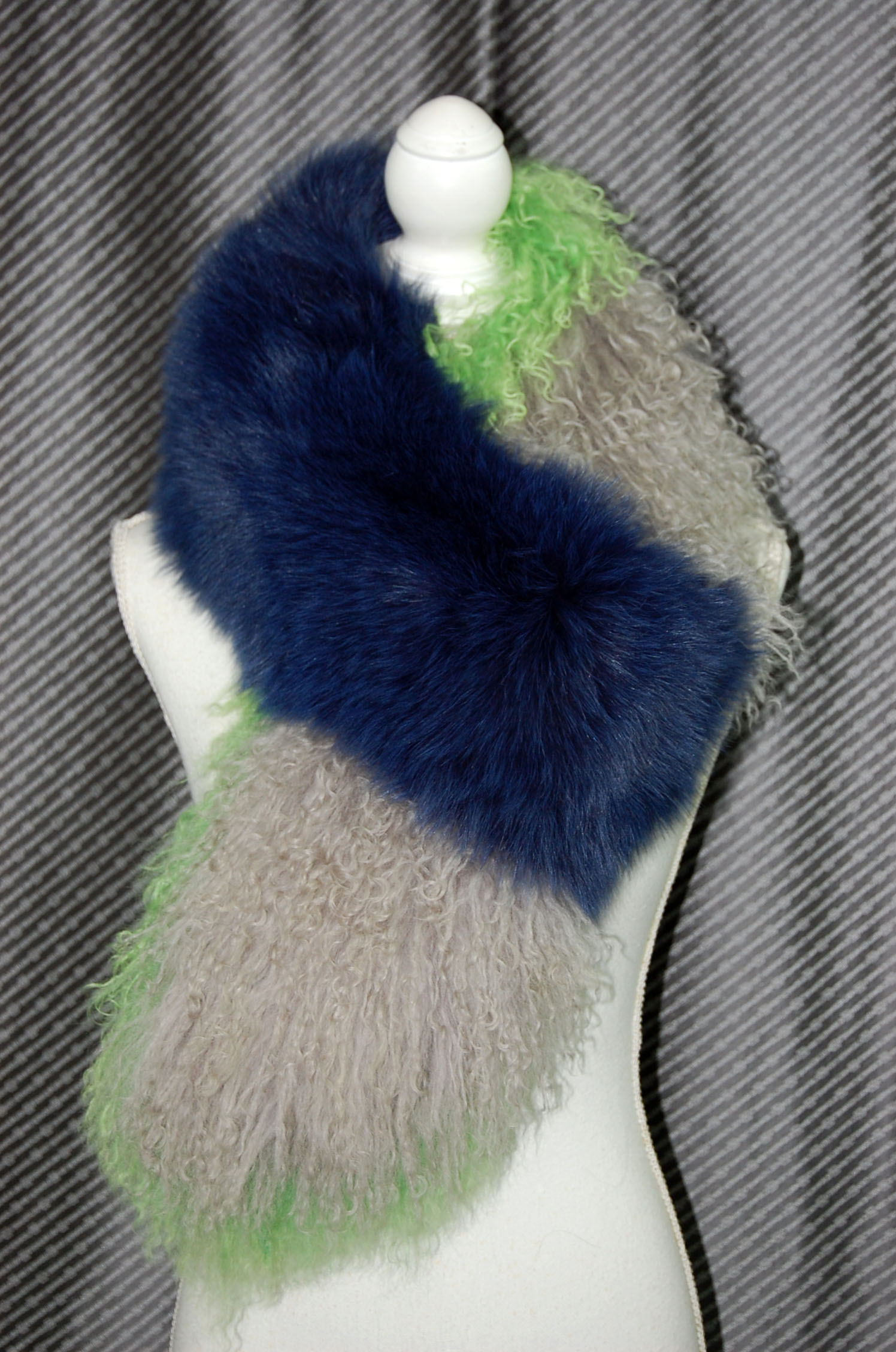 フォックス＆チベットラム　ロングマフラーの画像