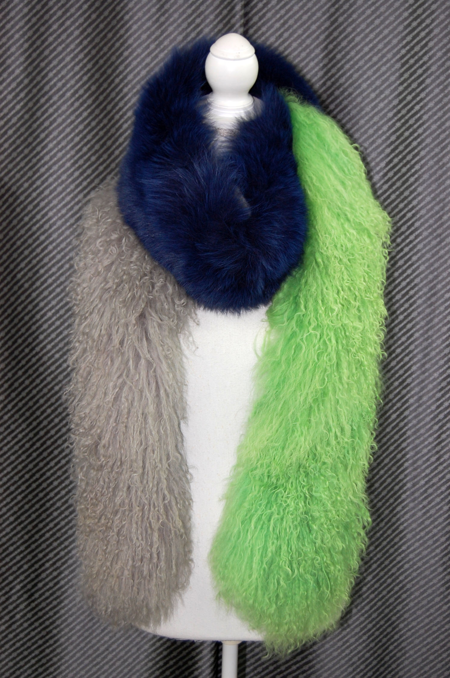 フォックス＆チベットラム　ロングマフラーの画像