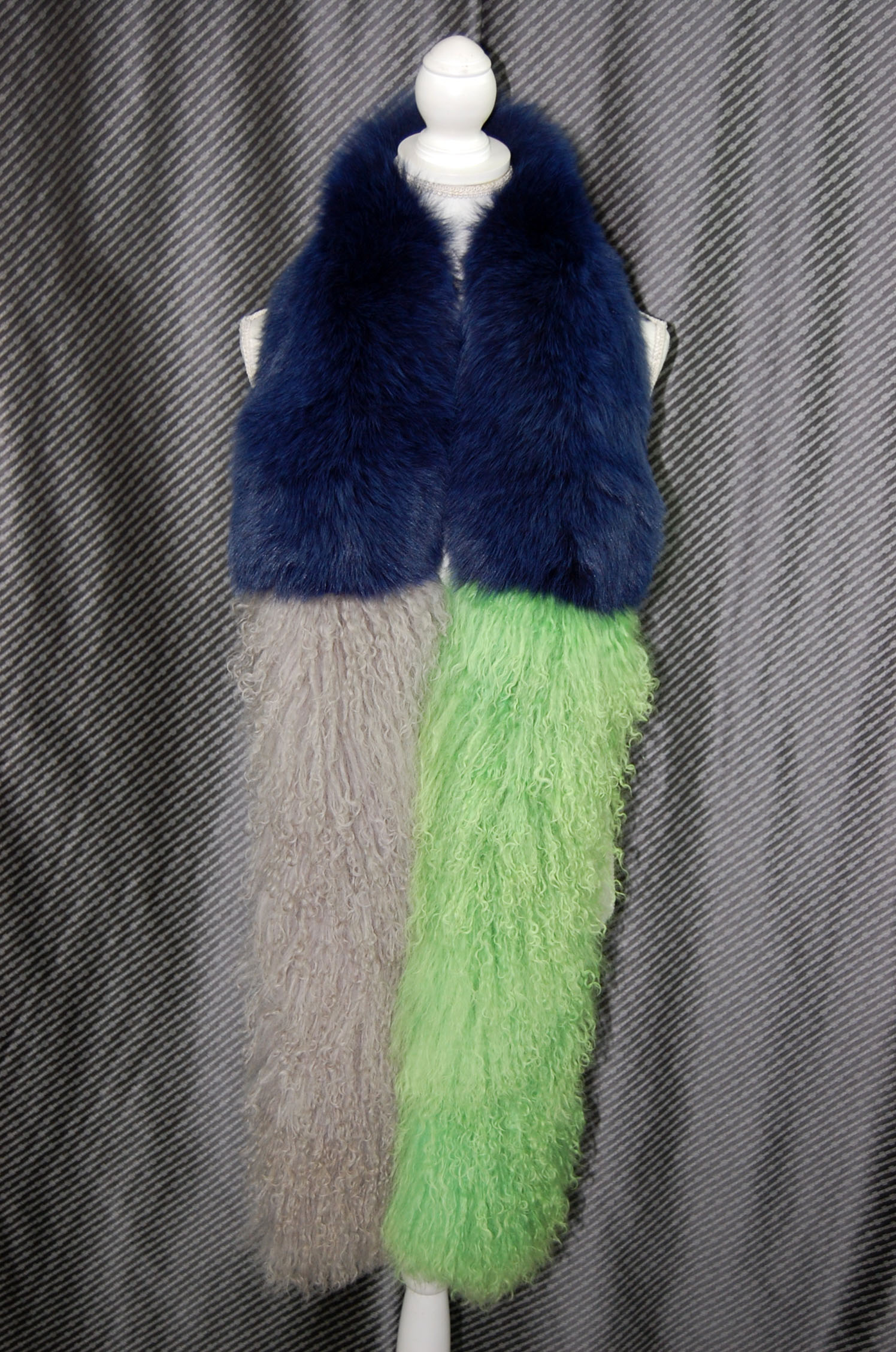 フォックス＆チベットラム　ロングマフラーの画像