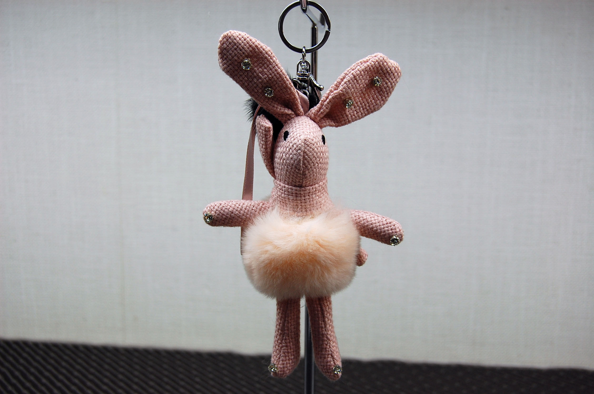 レッキス　ドールチャーム（ラビット）　ミンクポンポン付の画像
