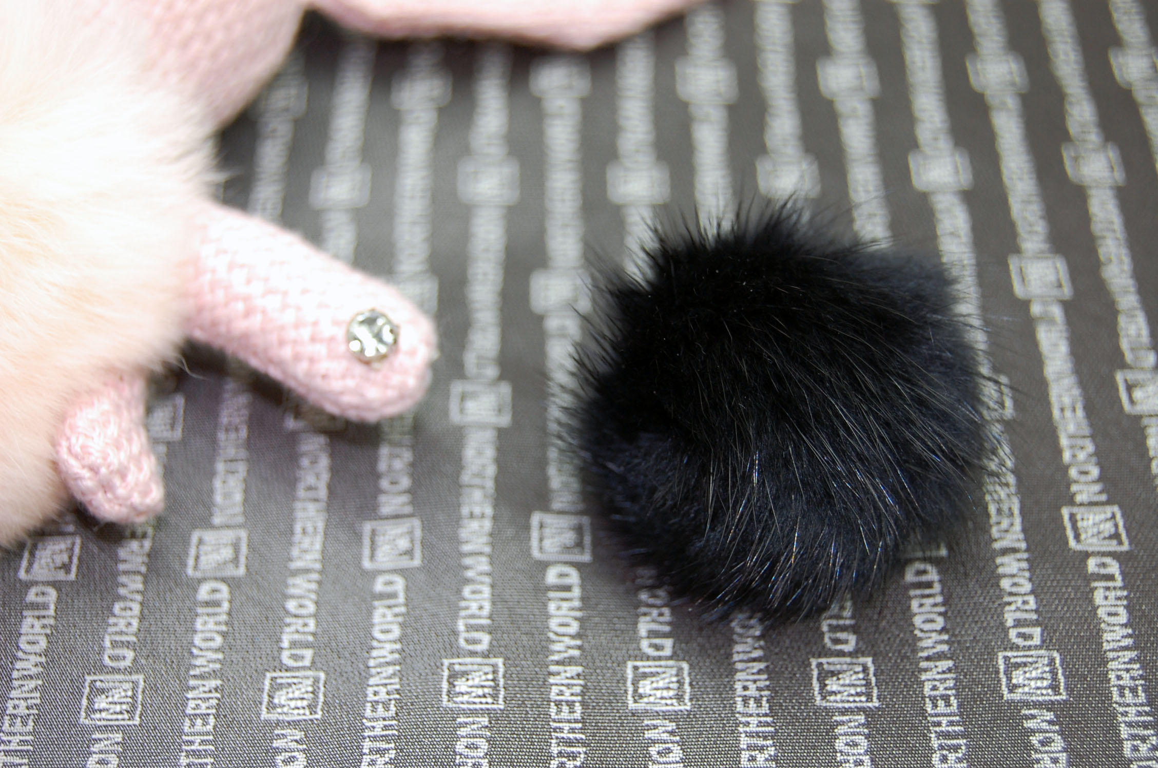 レッキス　ドールチャーム（ラビット）　ミンクポンポン付の画像