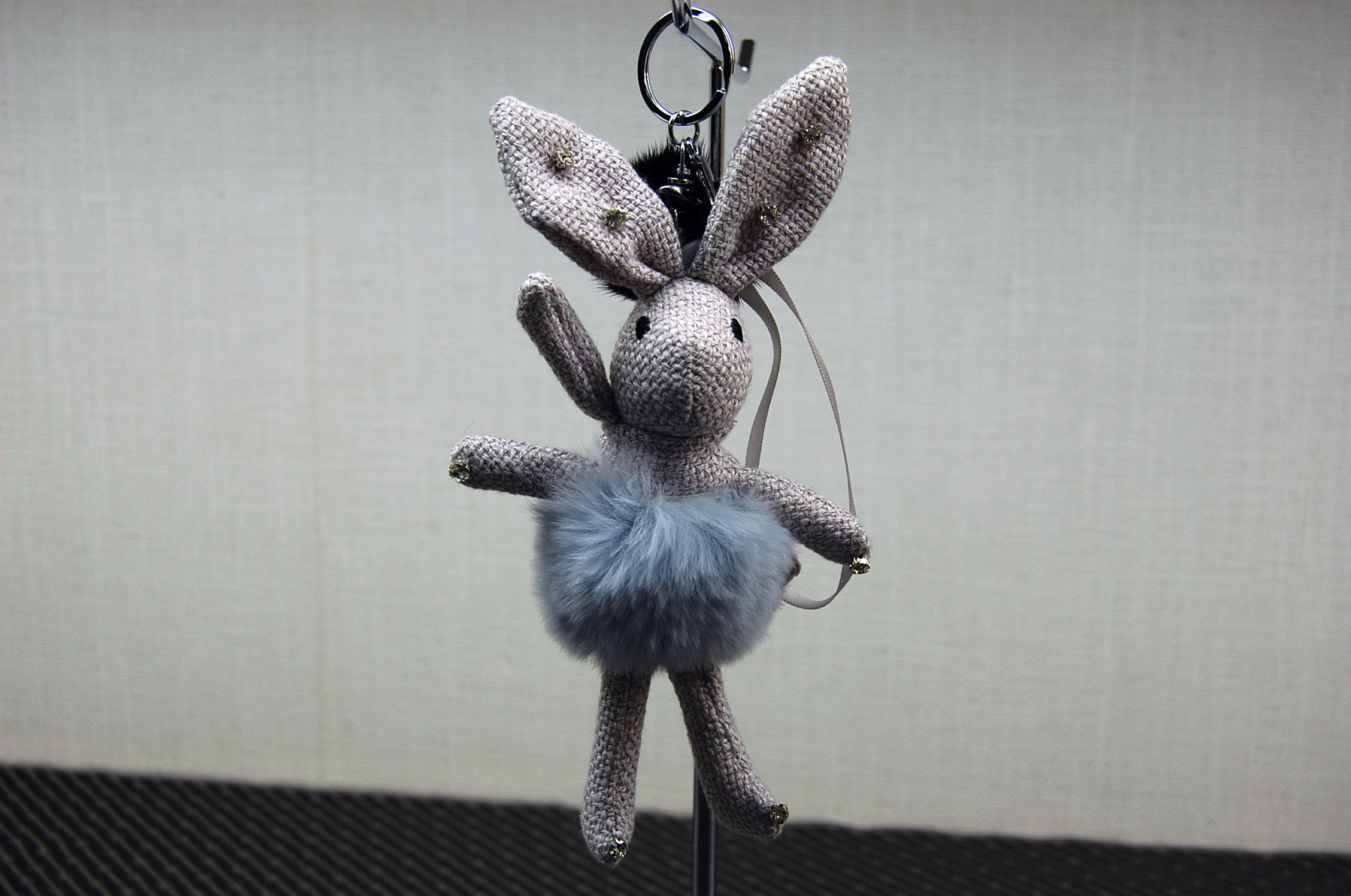 レッキス　ドールチャーム（ラビット）　ミンクポンポン付の画像