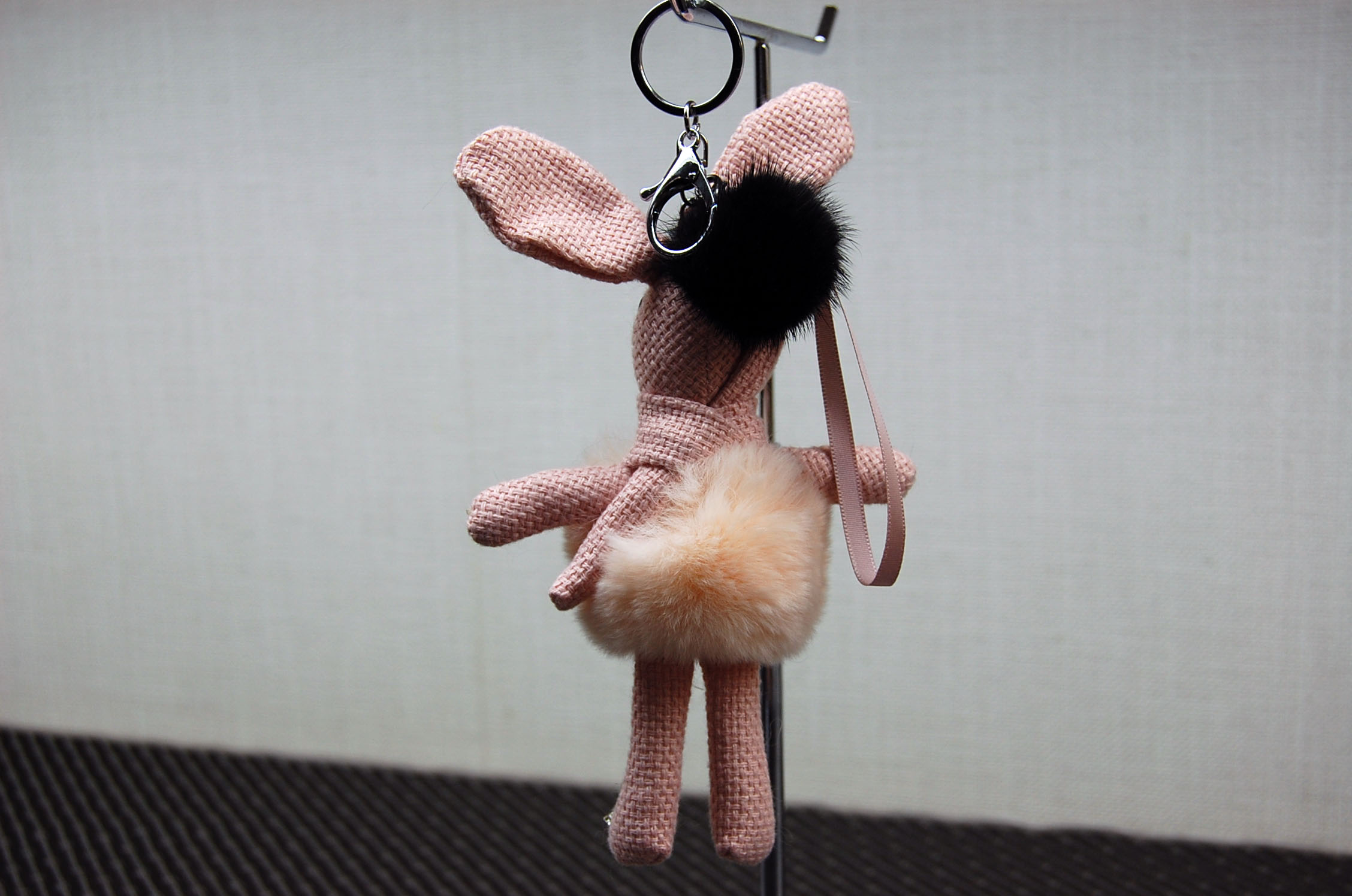 レッキス　ドールチャーム（ラビット）　ミンクポンポン付の画像