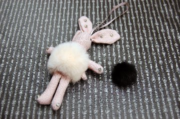 レッキス　ドールチャーム（ラビット）　ミンクポンポン付の画像