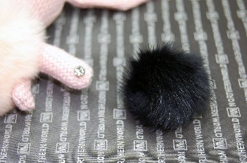 レッキス　ドールチャーム（ラビット）　ミンクポンポン付の画像