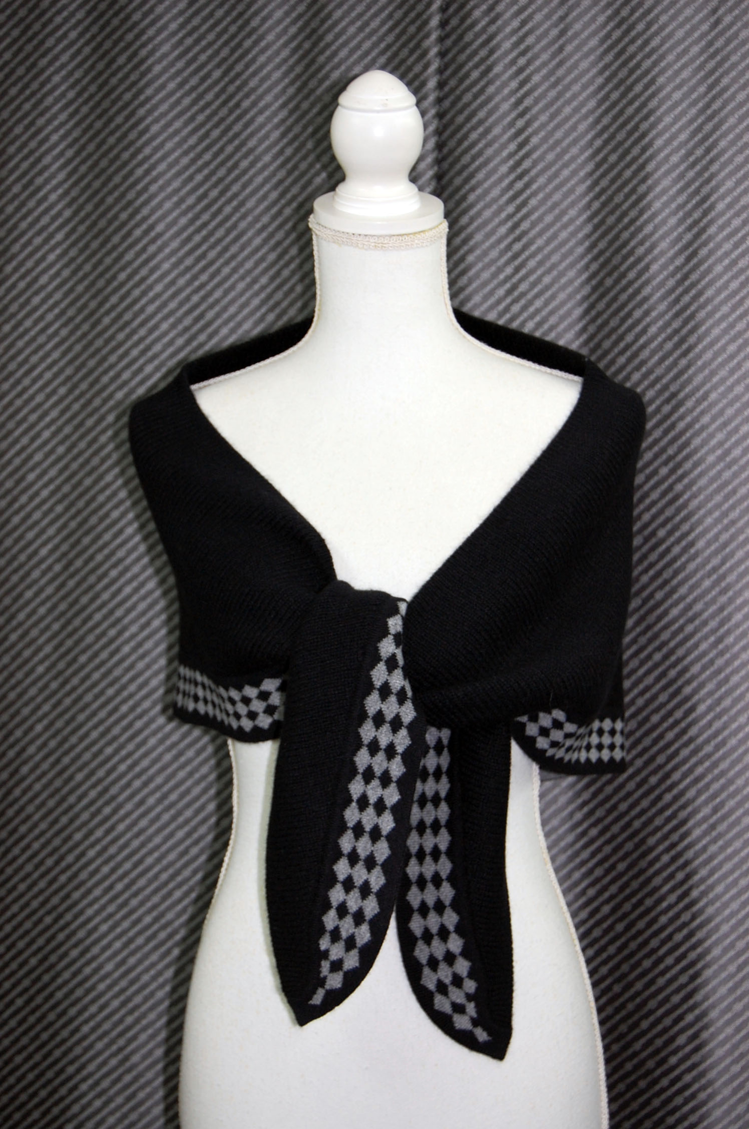 カシミヤニット　三角ストールの画像