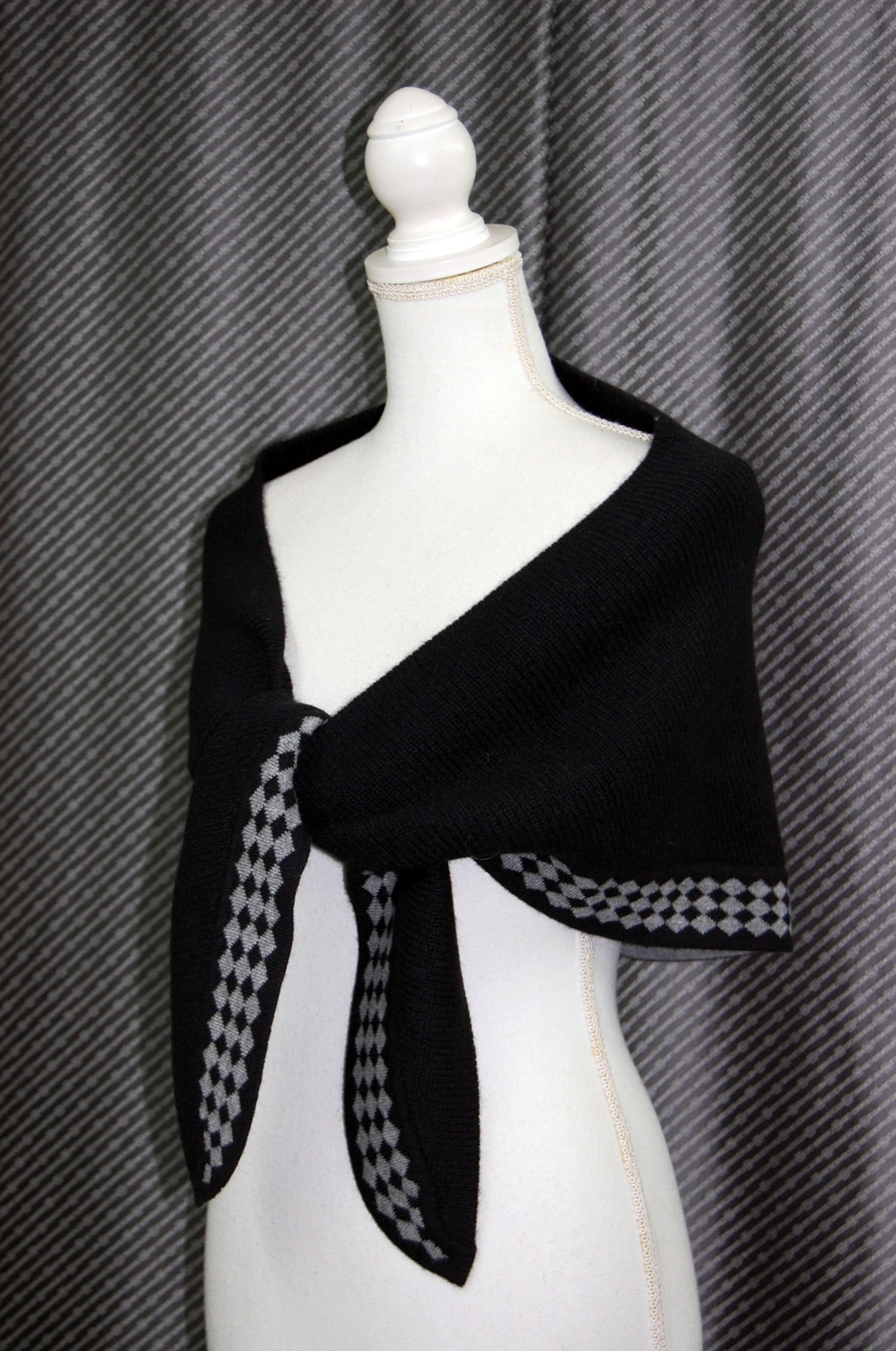 カシミヤニット　三角ストールの画像