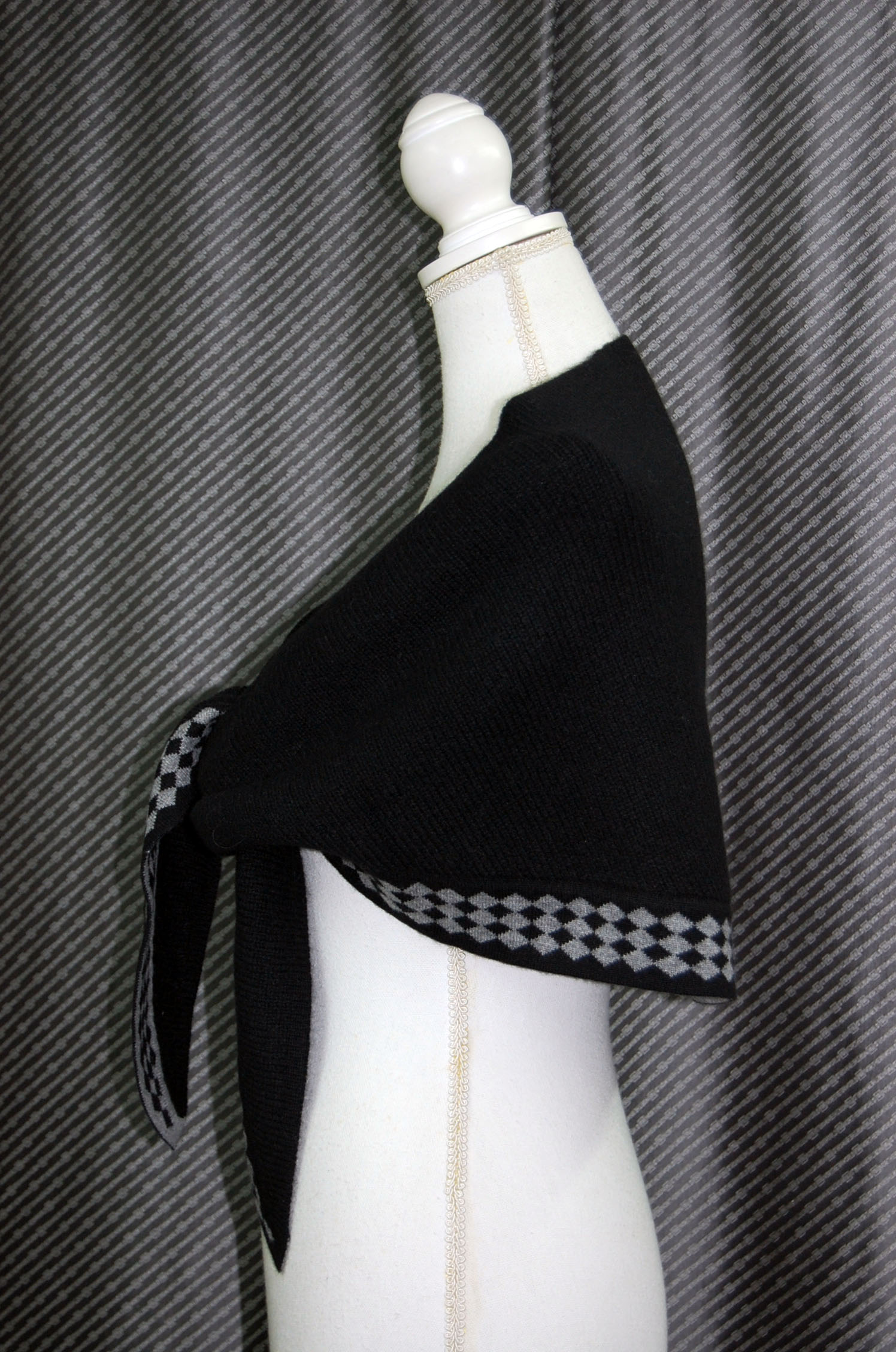 カシミヤニット　三角ストールの画像