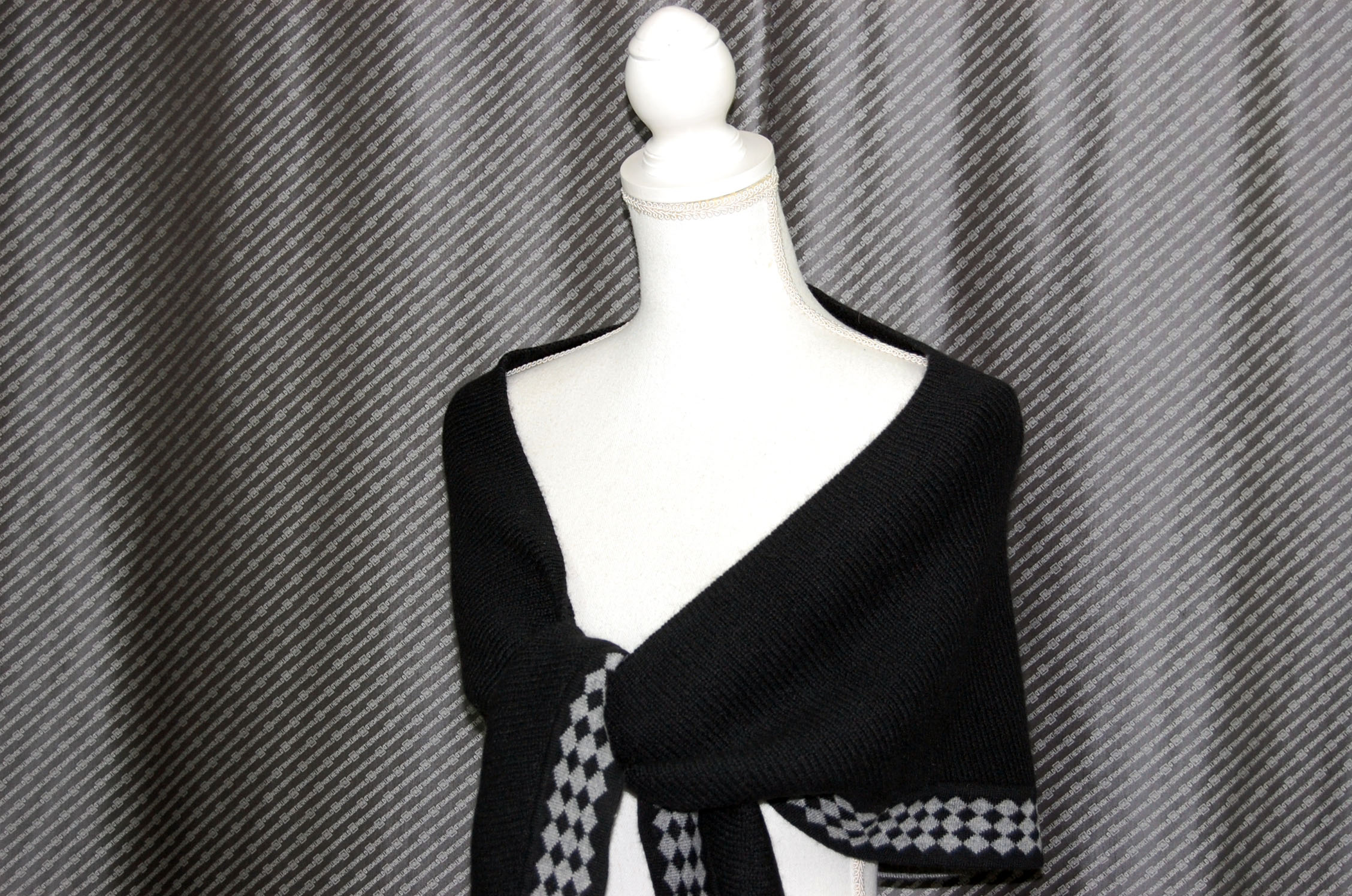 カシミヤニット　三角ストールの画像