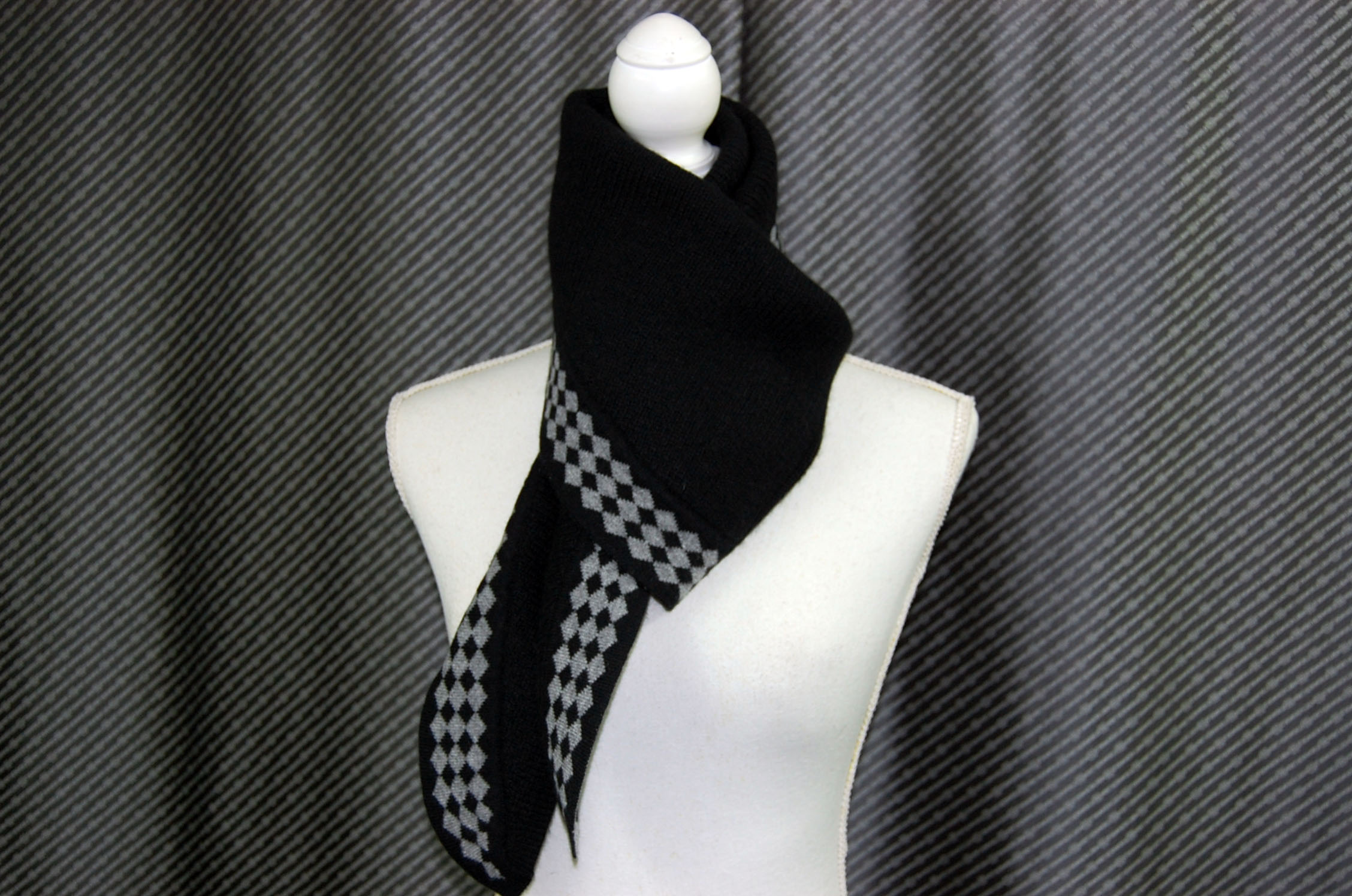 カシミヤニット　三角ストールの画像