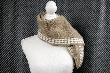 カシミヤニット　三角ストールの画像