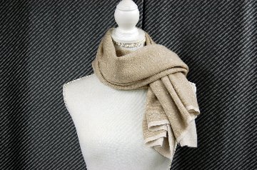 カシミヤニット　三角ストールの画像