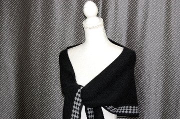 カシミヤニット　三角ストールの画像