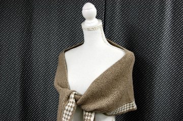 カシミヤニット　三角ストールの画像