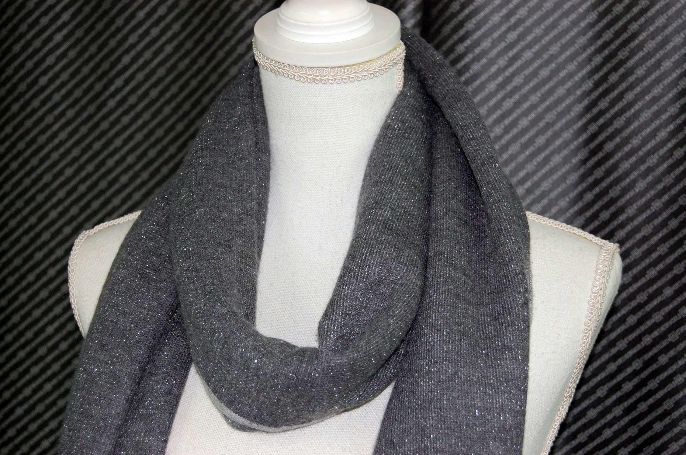 カシミヤニット　リバーシブルストールの画像