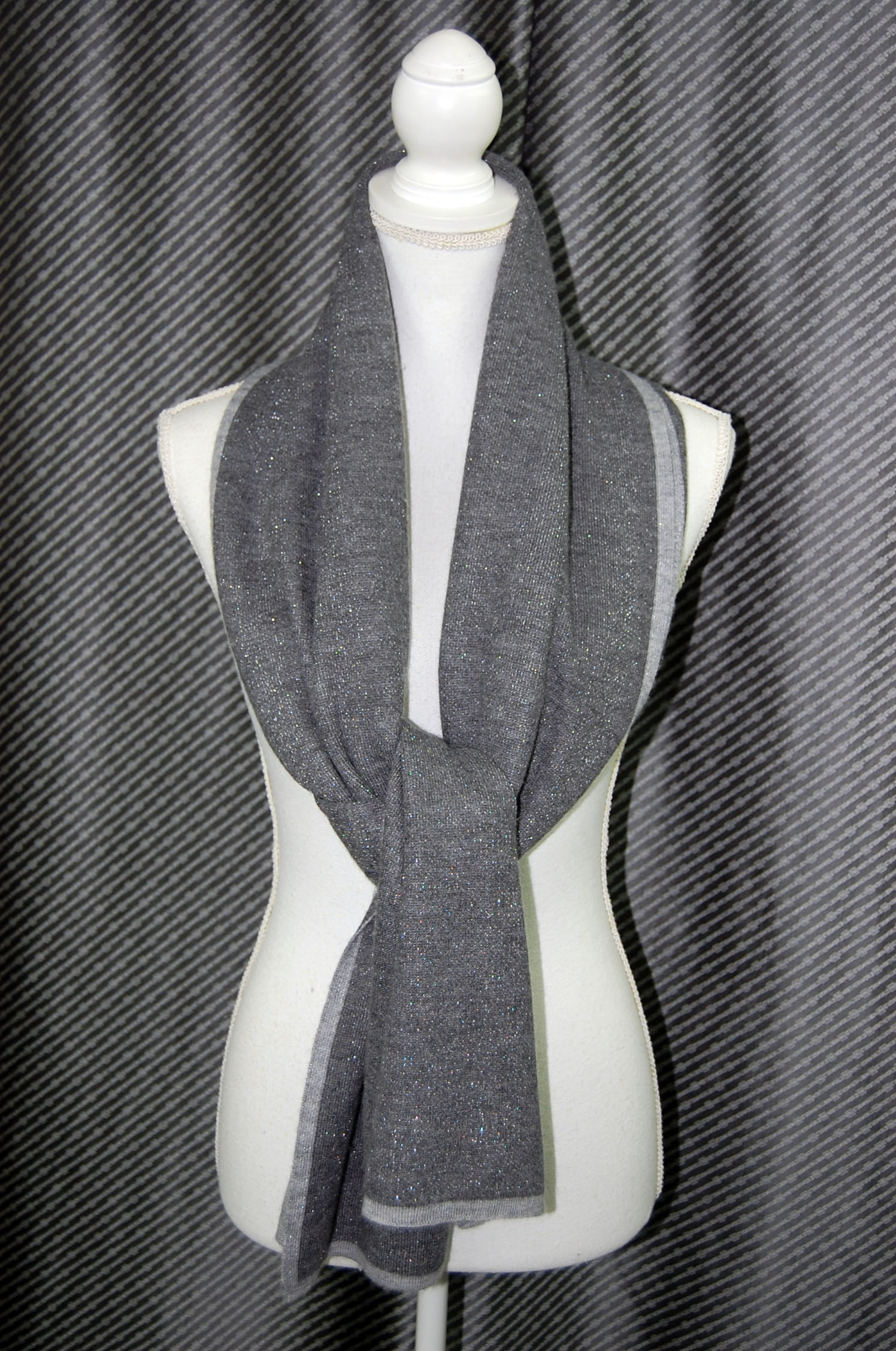 カシミヤニット　リバーシブルストールの画像