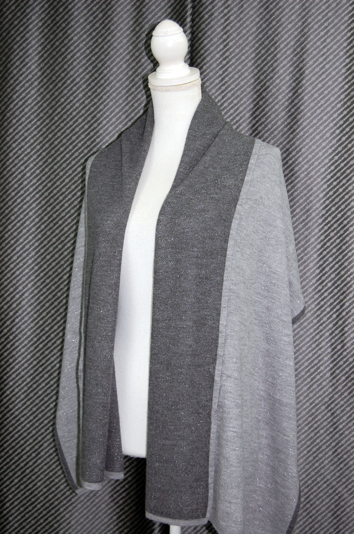 カシミヤニット　リバーシブルストールの画像