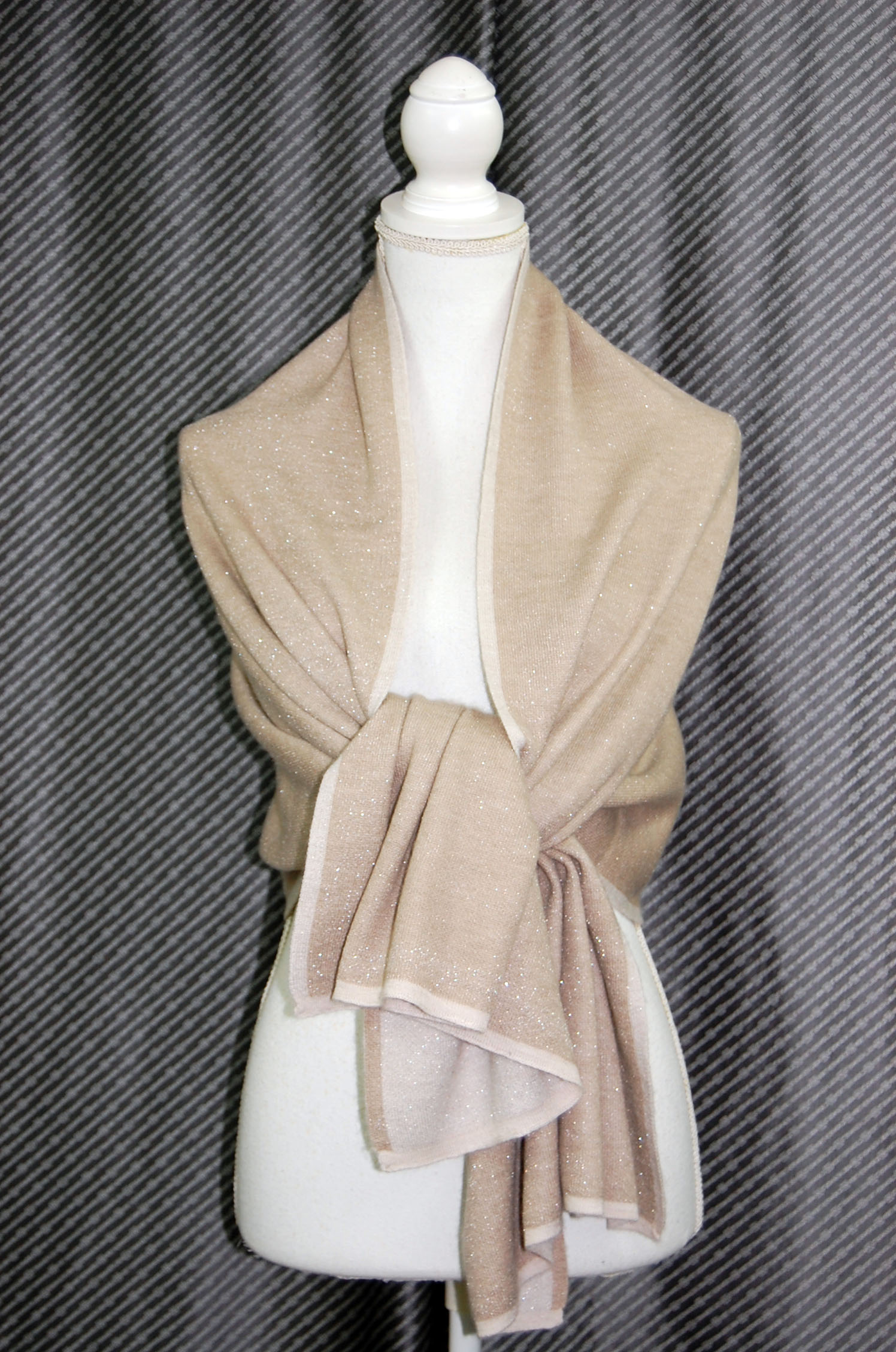 カシミヤニット　リバーシブルストールの画像