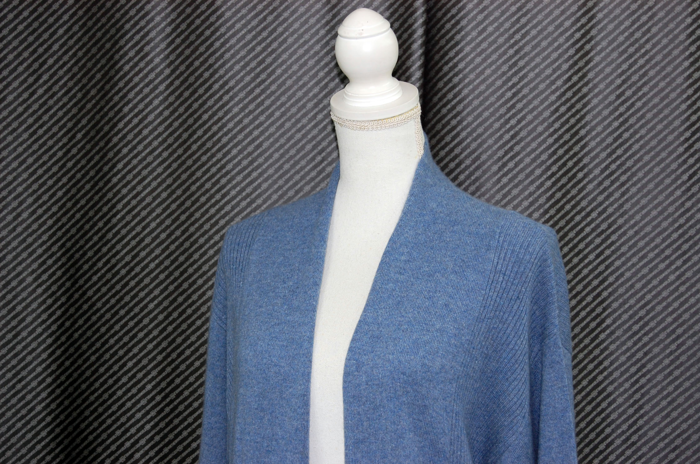 カシミヤニット　ロングカーディガンの画像