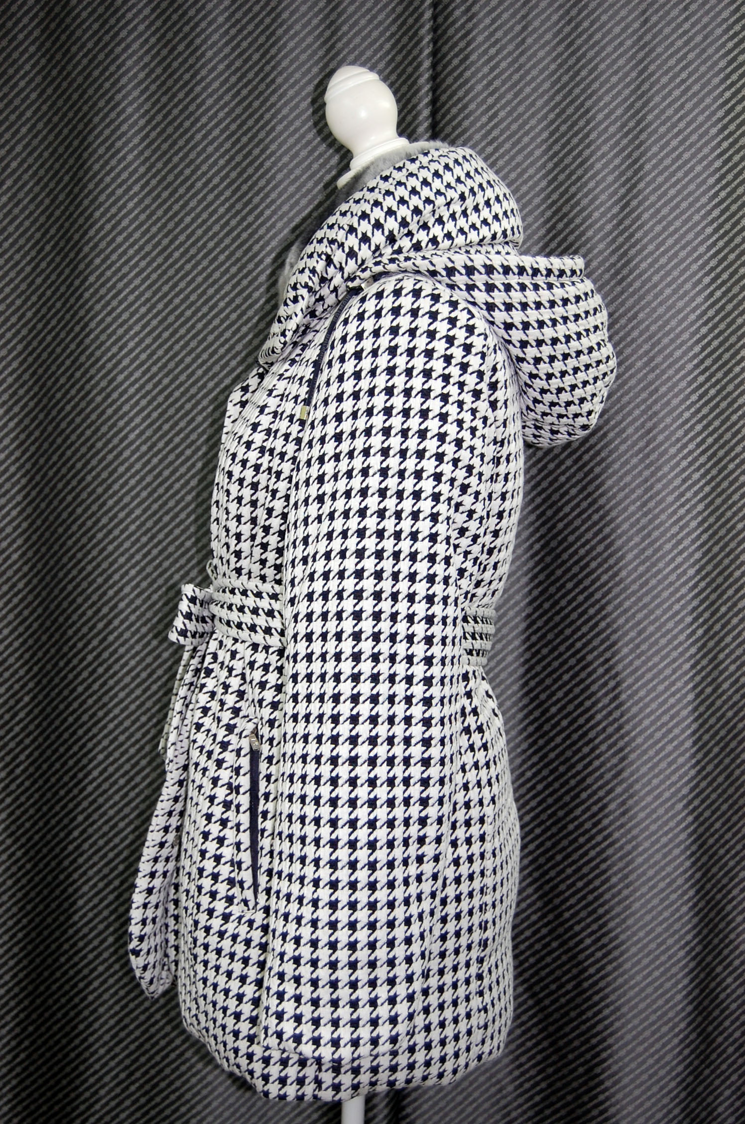 BALMAIN　千鳥柄フーディーダウンコート　Rexカラー付の画像