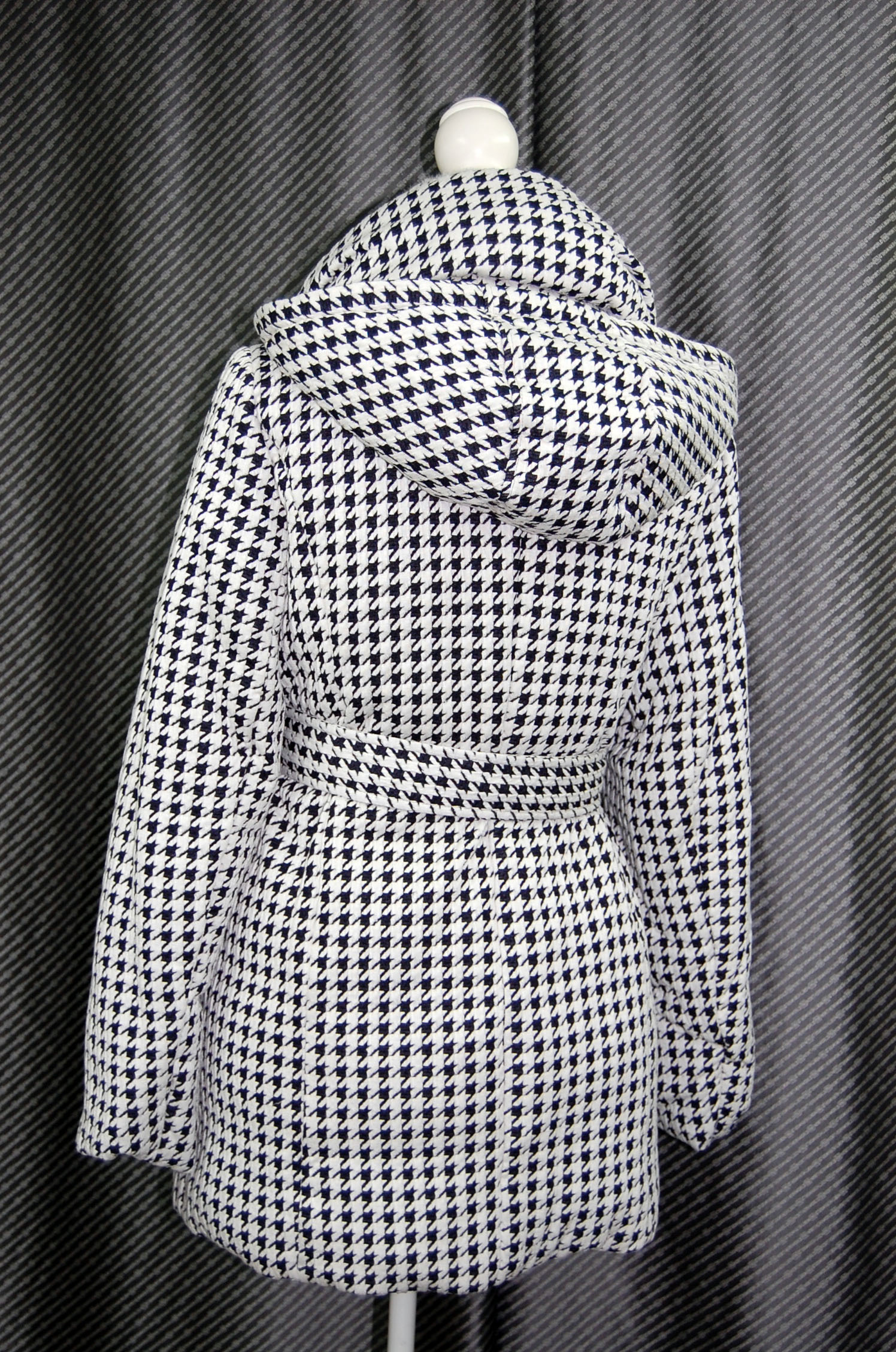 BALMAIN　千鳥柄フーディーダウンコート　Rexカラー付の画像