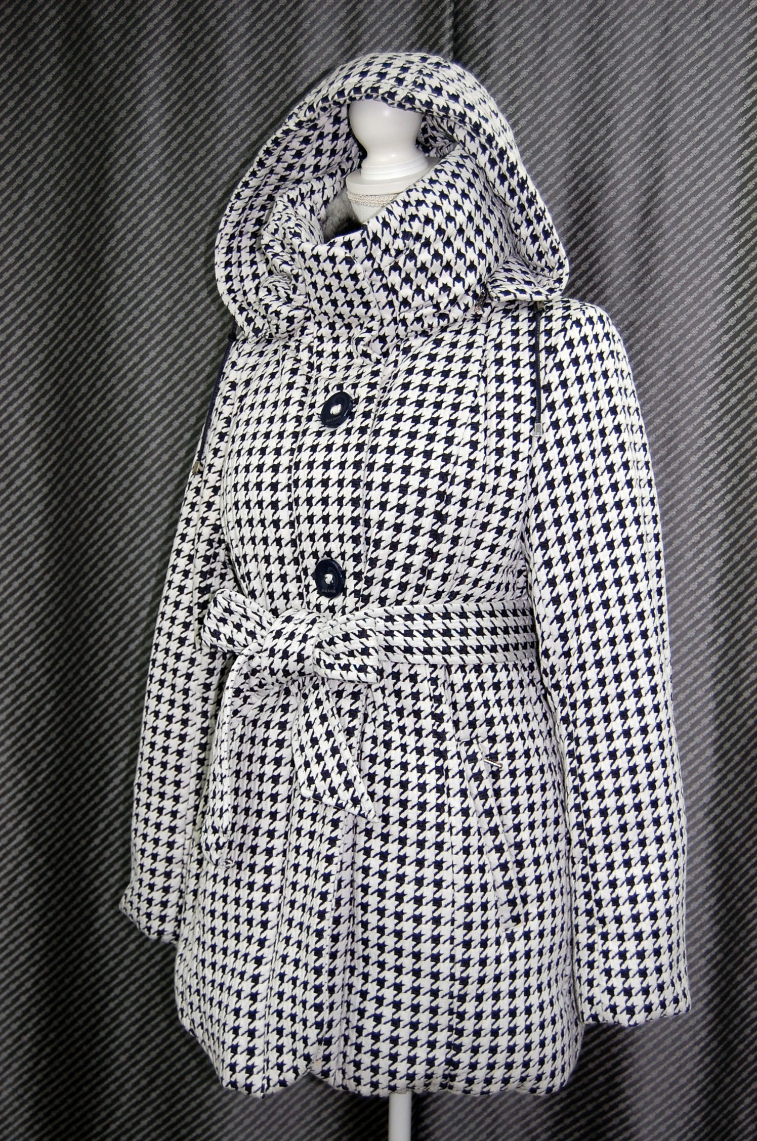 BALMAIN　千鳥柄フーディーダウンコート　Rexカラー付の画像