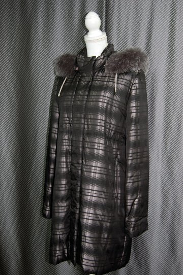 BALMAIN　チェック柄シルクフーディーダウンコート　Foxトリムの画像