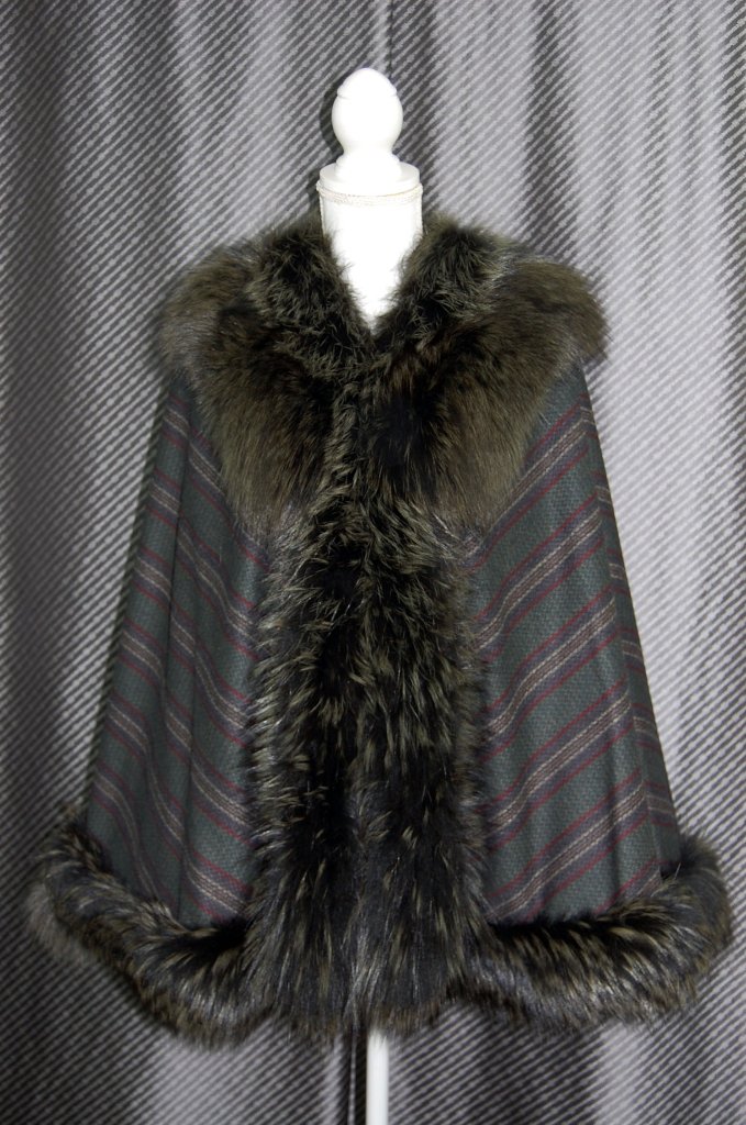 ウールストール　シルバーフォックストリムの画像