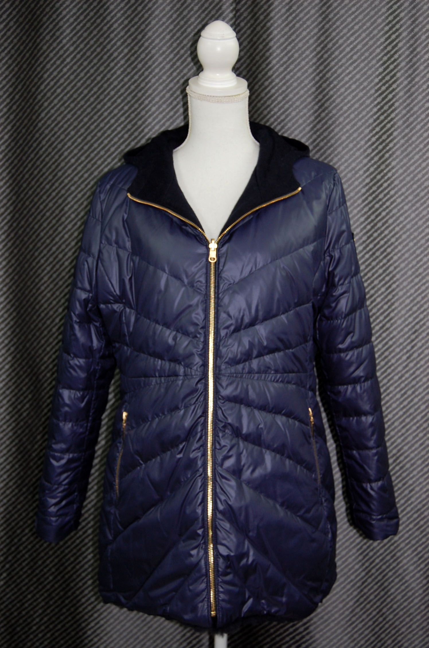 レッキスファー使い　ウール混＆ダウンリバーシブルフーディーコートの画像